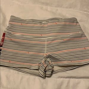 GUC Redline gear heartbeat booty shorts.